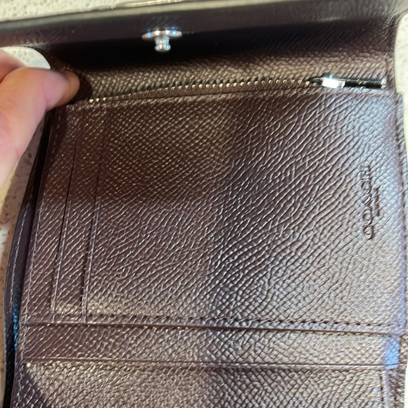 Coach NWOT Black, Cream & Brown Pebbled Leather Wallet - Picture 7 of 8